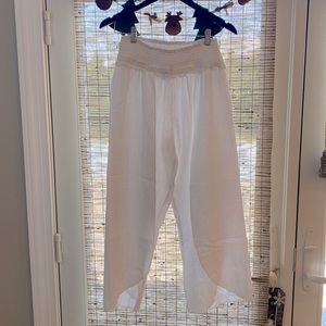 Women’s white cotton beachy pants